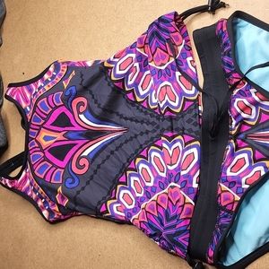 Athleta  tankini set  with  build in bra  size XXS